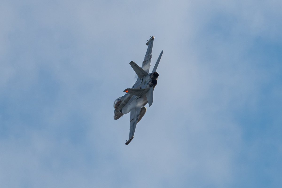 DfKl55040's tweet image. 嘉手納で見たベイダーとバイキング
ナイト難しい…
#嘉手納基地
#F18
#迫真系フォトグラファー