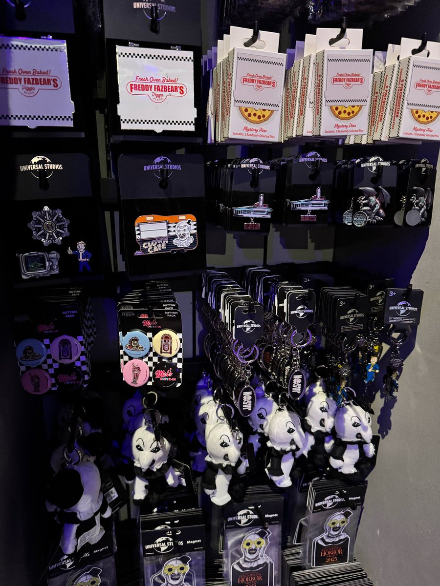 Additional Halloween Horror Nights merchandise has arrived; including new pins, keychains, and magnets. <a href="/HorrorNightsORL/">Halloween Horror Nights</a> #HHN34