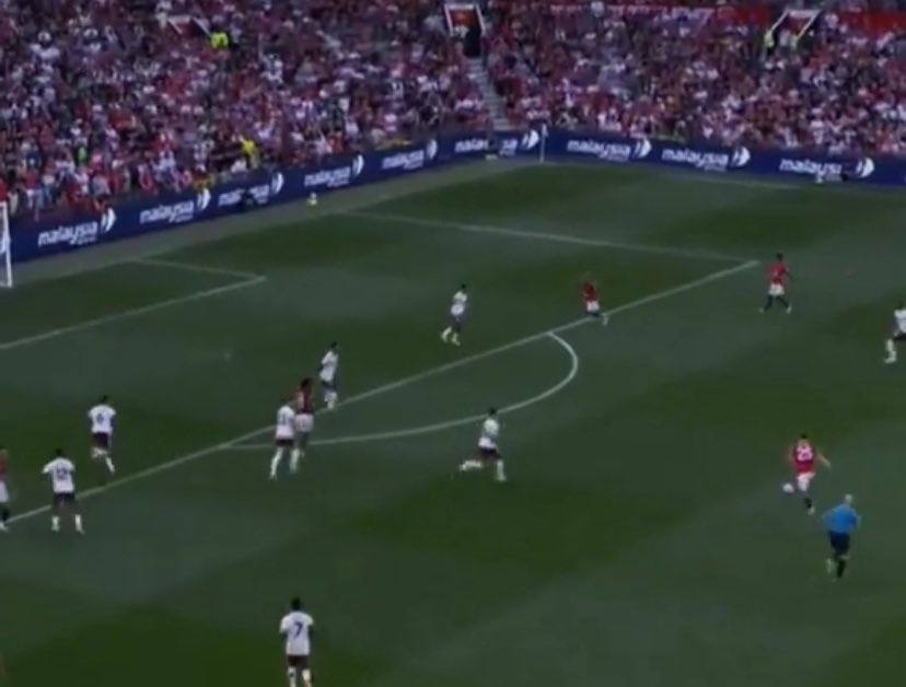 This shot still baffles me, WTF was Ugarte even thinking? He’s prime CR7 or what? Just pass the freaking ball <a href="/manuugarte8/">Manuel Ugarte</a>