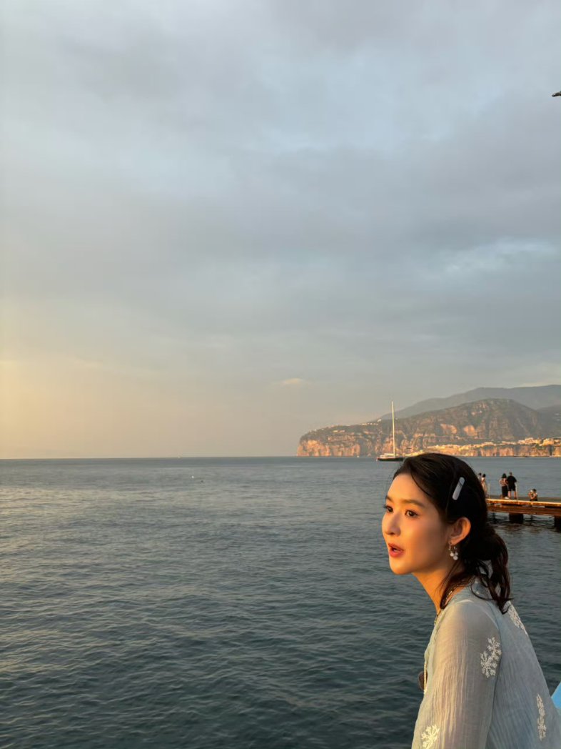 xipadiyaaaaa's tweet photo. 王玉雯 微博 Update 🌸 

#WangYuwen #uvinwang https://t.co/bQRmv8Dsro