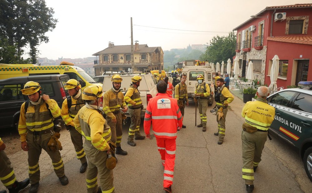 Habría que darle una vuelta a las emergencias:

- 100% Bomberos forestales privatizados
- 90% de emergencias sanitarias privatizadas

Cuando los servicios esenciales se privatizan la empresas ganan millones a consta de la vida y la salud de los trabajadores