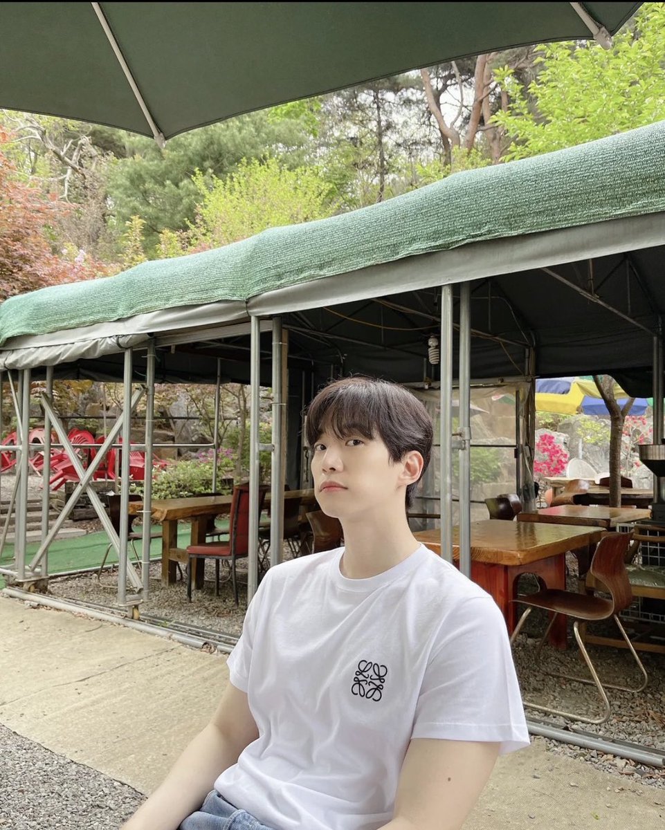 staywith_jh's tweet photo. 흰 티의 남자가 이렇게나 위험해⚠️

#너의모든선택을지지해
#너의모든내일에함께해
@follow_leejunho 

#Alwaysnexttojunho
#イジュノ #이준호 #LEEJUNHO
#ジュノ #준호 #JUNHO
#李俊昊 #俊昊 https://t.co/nqgDwF93NE