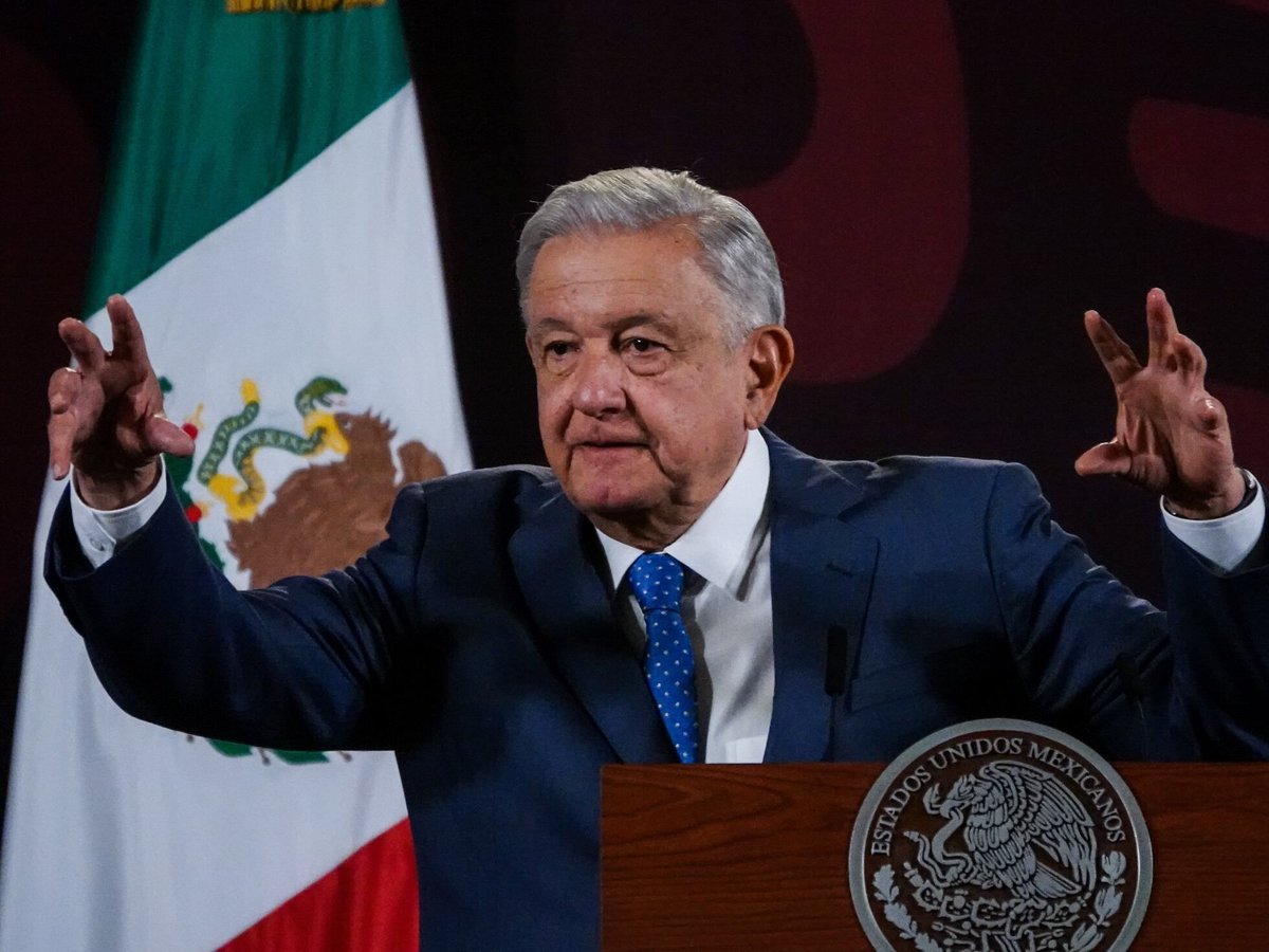 ADN Coahuila (@adn_coahuila) on Twitter photo López Obrador sepulta a la democracia mexicana buff.ly/KWkvVLl a través de <a href="/ElPeriodicoSal/">Periódico deSaltillo</a> Saltillo #Coahuila #Torreón #PRI #PAN #Morena <a href="/XochitlGalvez/">Xóchitl Gálvez Ruiz</a> <a href="/CarlosLoret/">Carlos Loret de Mola</a> <a href="/CiroGomezL/">Ciro Gómez Leyva</a> <a href="/acostanaranjo/">Guadalupe Acosta Naranjo</a> <a href="/lrubiof/">Luis Rubio</a> <a href="/JACrespo1/">José Antonio Crespo</a> <a href="/ConFeregrino/">Por La Mañana con Feregrino</a> <a href="/Codigo_Magenta/">Código Magenta</a> #ÚLTIMAHORA <a href="/mario_dico50/">Mario Di Costanzo</a> López Obrador sepulta a la democracia mexicana buff.ly/KWkvVLl a través de <a href="/ElPeriodicoSal/">Periódico deSaltillo</a> Saltillo #Coahuila #Torreón #PRI #PAN #Morena <a href="/XochitlGalvez/">Xóchitl Gálvez Ruiz</a> <a href="/CarlosLoret/">Carlos Loret de Mola</a> <a href="/CiroGomezL/">Ciro Gómez Leyva</a> <a href="/acostanaranjo/">Guadalupe Acosta Naranjo</a> <a href="/lrubiof/">Luis Rubio</a> <a href="/JACrespo1/">José Antonio Crespo</a> <a href="/ConFeregrino/">Por La Mañana con Feregrino</a> <a href="/Codigo_Magenta/">Código Magenta</a> #ÚLTIMAHORA <a href="/mario_dico50/">Mario Di Costanzo</a>