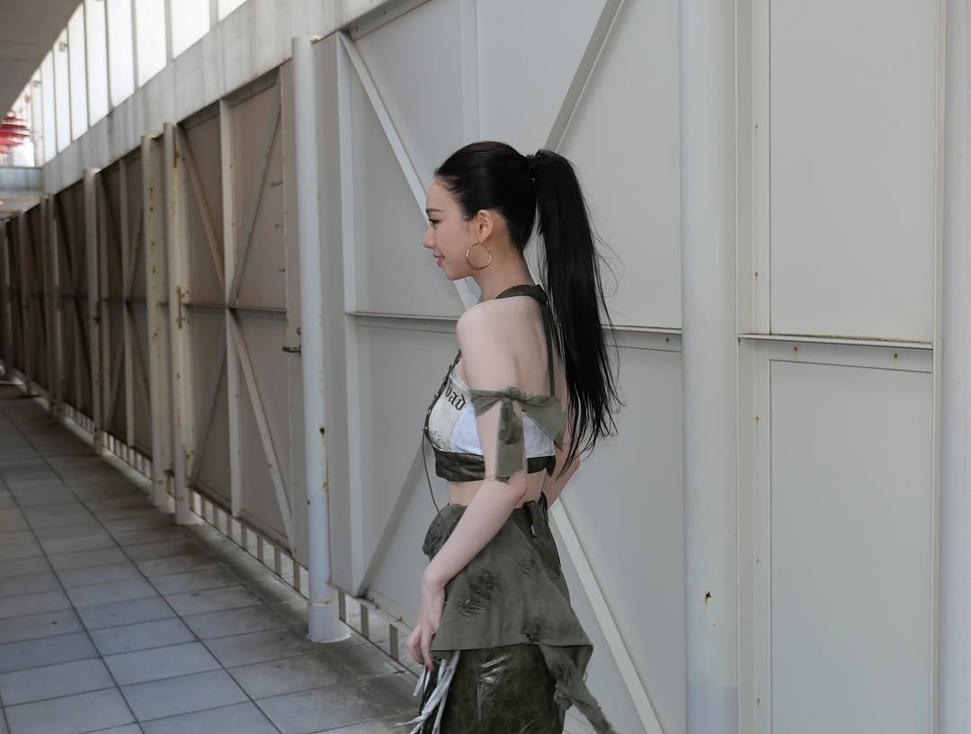 The Soft-Pawed Furce, Cherine tweet media