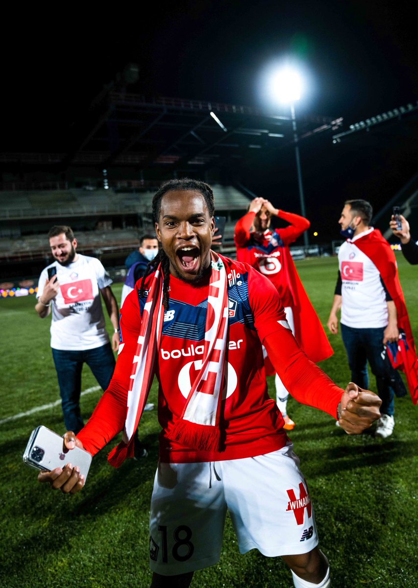 Şampiyonluktan hatırlarsınız 😉

Eski futbolcumuz Renato Sanches, bugün 28 yaşında 🎂

Mutlu yıllar Renato 🥳