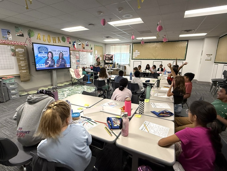 PISDJacksonElem's tweet photo. The start of an excellent week begins with connections first thing in the morning! #ExcellenceGrowsHere 🩵 https://t.co/c9aLRu9Hnv