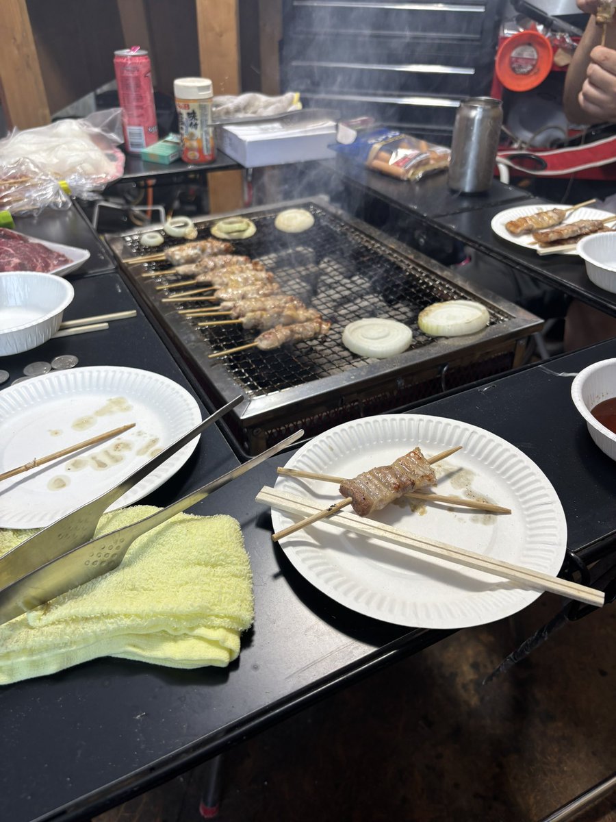 抱っこちゃん👶🏻
北海道の夏はみんな庭でBBQ祭りです🍖
休日になると色んなところから炭火のいい匂いが漂ってきてBBQやりたくなっちゃうよね☺️