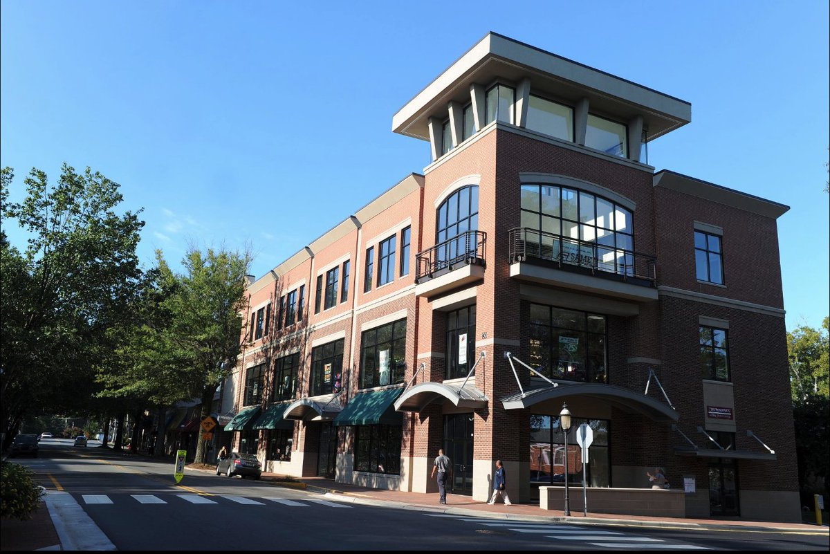 elonuniversity's tweet photo. ✨Downtown Elon appreciation post✨ https://t.co/vc04D7rNZK