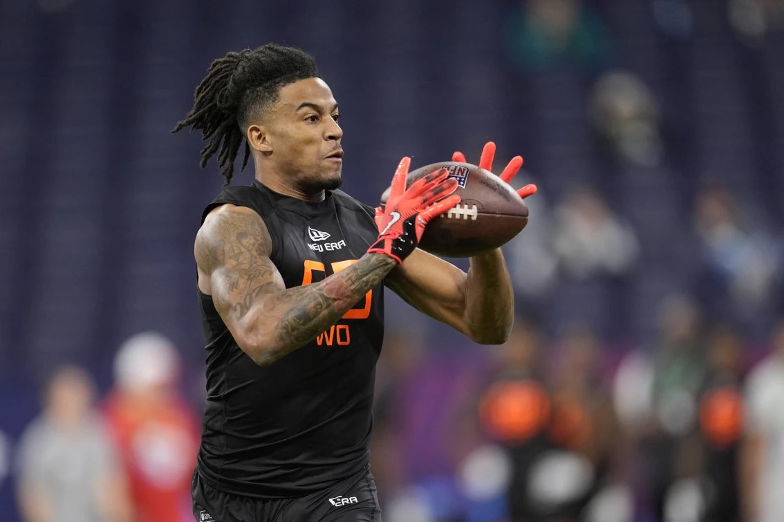 At just over $3 million guaranteed, #Browns undrafted free agent Isaiah Bond gets a guarantee that fits in between the final pick of the second round ($4.2 million) and the first pick of the third round ($1.6 million).