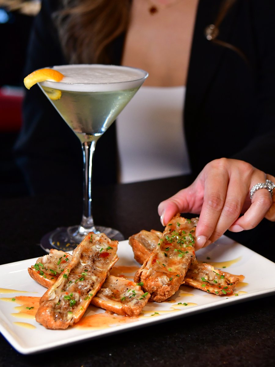 $10 Happy Hour. Every 👏 Single 👏 Day 👏