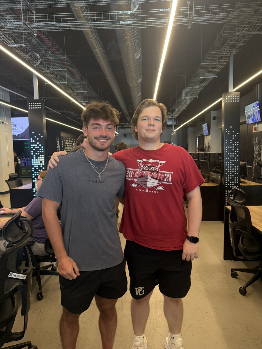 my igl and the guy who’s taken two major quals from me, the lan was fun i enjoyed meeting the people i’ve been friends w for years .