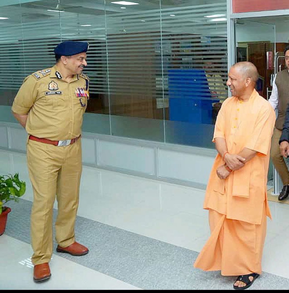 aapka_vineet's tweet image. CM योगी के साथ UPSTF चीफ अमिताभ यश की आज की खास तस्वीर.

@AmitabhYash