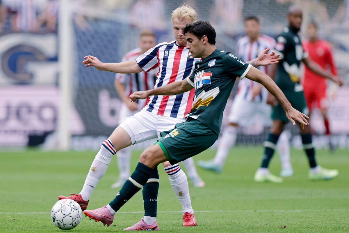 johnneeskens's tweet image. Big win away, 3 points against a tough team &amp;amp; the clean sheet. 

#FCEindhoven #ClubVanGoeiVolk #FCE