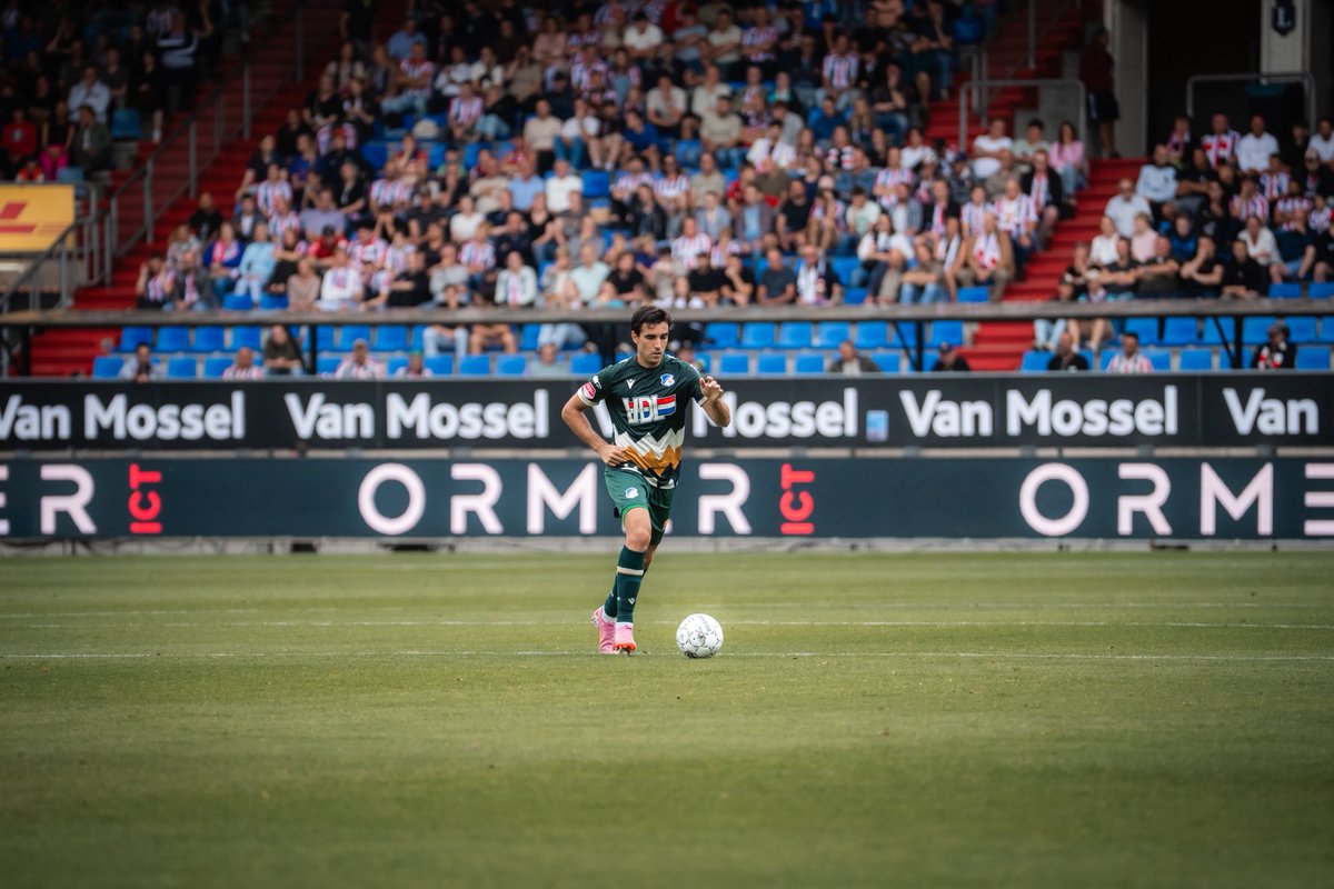 johnneeskens's tweet image. Big win away, 3 points against a tough team &amp;amp; the clean sheet. 

#FCEindhoven #ClubVanGoeiVolk #FCE