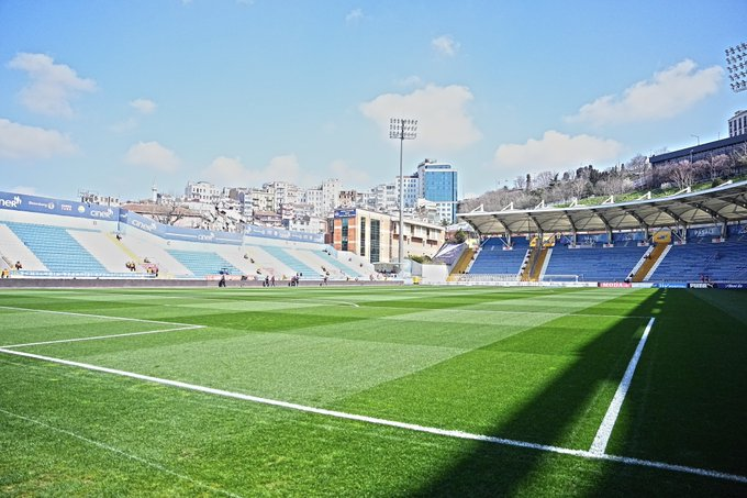 tribundergi's tweet photo. #Kasımpaşa XI: Gianniotis, Fall, Szalai, Opoku, Winck, Cafu, Baldursson, Ben Ouanes, Hajradinovic, Ali Yavuz Kol, Gueye.
#Trabzonspor XI: Uğurcan, Pina, Savic, Batagov, Mustafa Eskihellaç, Folcarelli, Okay, Visca, Onuachu, Olaigbe, Felipe Augusto.
21.30 #KASTS #SüperLig https://t.co/uV5RkhIGZj