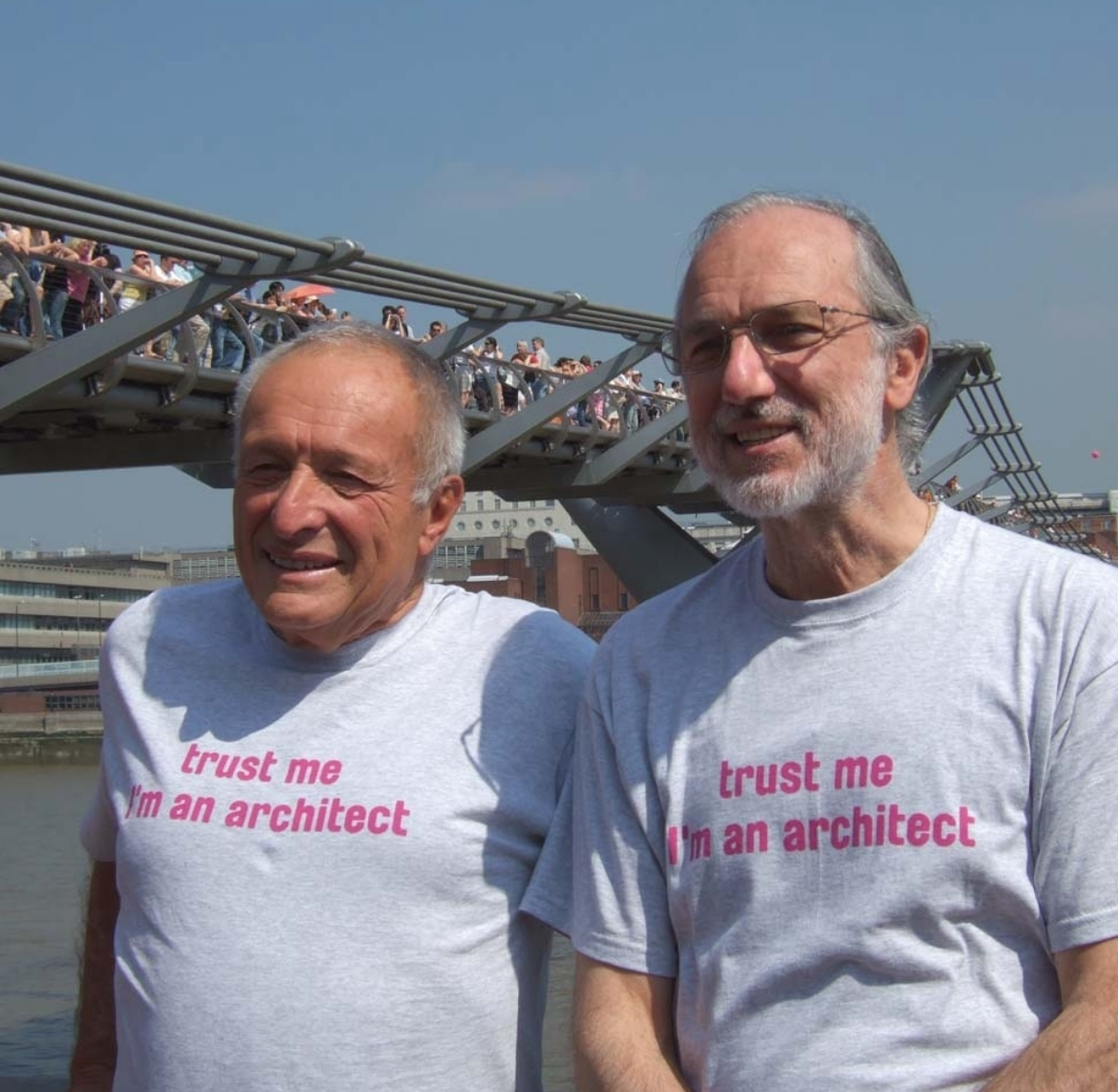 Renzo Piano: "Mimarsanız, nereye giderseniz gidin kendinizi evinizde hissedersiniz. Bir mimar turist olamaz, insanları anlamanız ve mekânı dinlemeniz gerekir. Çünkü mekânın anlatacak bir hikâyesi vardır. Eğer o yeri severseniz, orada evinizdeymiş gibi hissedersiniz."