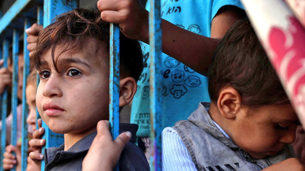 Silence is complicity.
This is not a war.
In Gaza, children are not just dying from bombs  they’re dying from hunger.
This is the slow, deliberate killing of a people.
#Gaza #StopTheGenocide