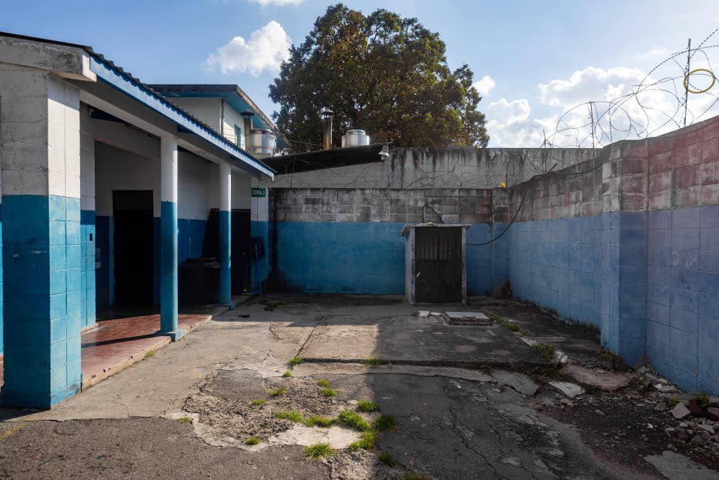 LaBayuNcadaCyan's tweet photo. Vaya miren, así tenía las escuelas el gobierno anterior.... https://t.co/UqU4DVkHtj