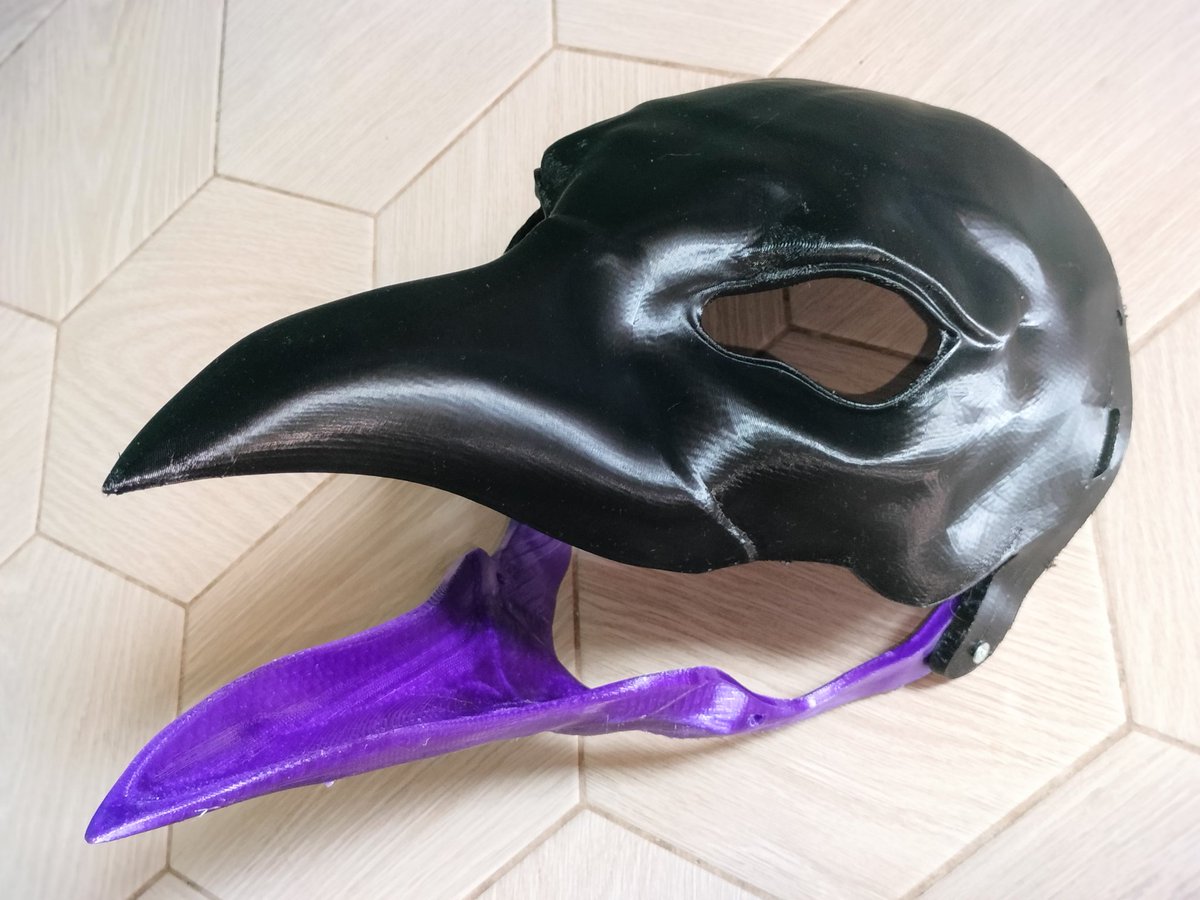 OmegaLionessVY's tweet photo. Another mask that wasn't stolen (i hope so) was the bird's head:

#mask #fursuit #cospaly #bird #modeling #3dprinting #3dprint #3d https://t.co/hCD3RQo8Fi