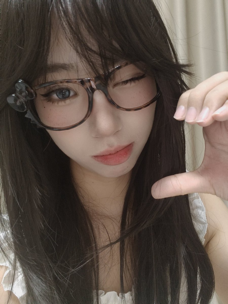 自拍基础文案就不基础
#四爱女攻 #4i