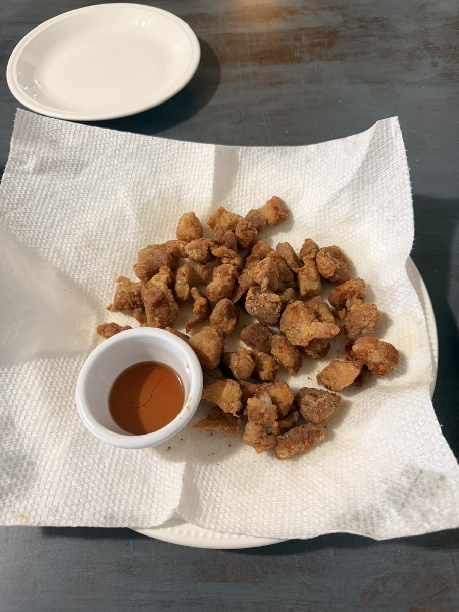 Being in the service industry for over 10 years has taught me a few things… one of them being how to make this banging lil dish… fried pork belly with FISH SAUCE. 

Yeah, I said it. FISH SAUCE. 

Fiancée tried it for the first time 

…then gave it a 10/10 😎

#DadChef