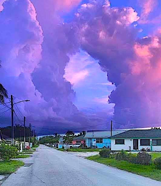 Shared by Deon in Florida. #sky #cloud #capture #viral