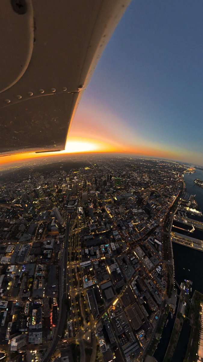 Lil sunset flight over Montréal last week