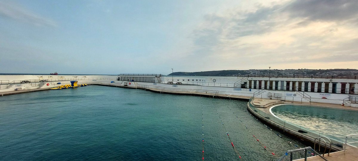 Jubilee Pool, Penzance
18°C 🥶 🏊‍♂️ 
32°C ♨️ 😌