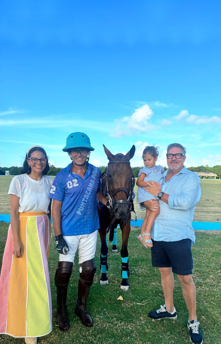 El viernes recibimos a Natalia Bayona, Directora Ejecutiva de ONU Turismo, junto a su esposo Tomás y su hija Miranda en @PoloClubPuntaCana 🐎✨. Un honor compartir con una líder que impulsa la innovación y la educación en el turismo global.