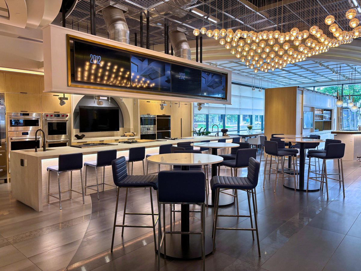 CWDriverCos's tweet image. Proud to partner with Sub-Zero for over a decade.
Driver SPG recently completed a showroom renovation for Sub-Zero, Wolf &amp;amp; Cove, 10 years after building their original space. We are grateful for the opportunity to deliver another modern, premium showcase. #CWDriverCos