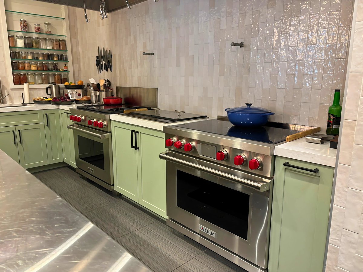 CWDriverCos's tweet image. Proud to partner with Sub-Zero for over a decade.
Driver SPG recently completed a showroom renovation for Sub-Zero, Wolf &amp;amp; Cove, 10 years after building their original space. We are grateful for the opportunity to deliver another modern, premium showcase. #CWDriverCos