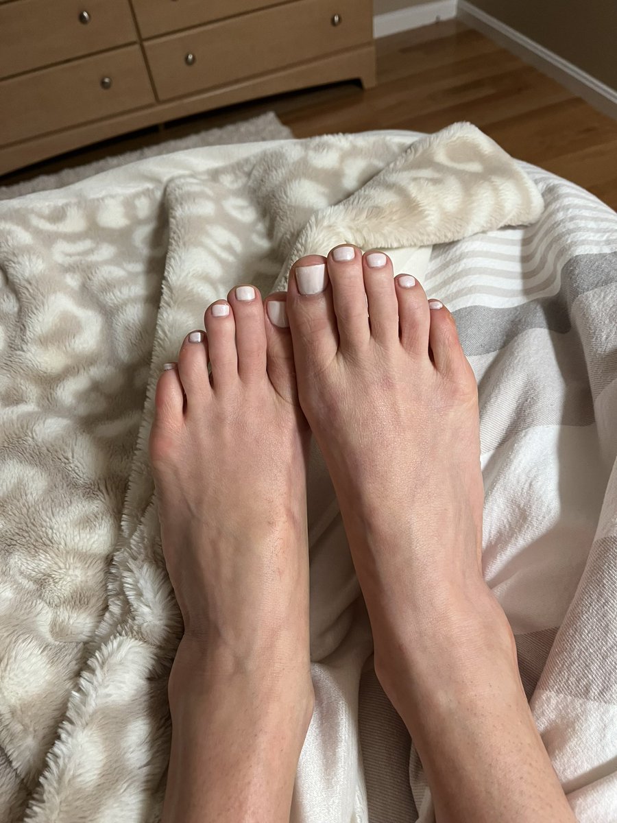 TaylorAustin78's tweet photo. Feet Fans… 😘 https://t.co/1MEd9xaSQK