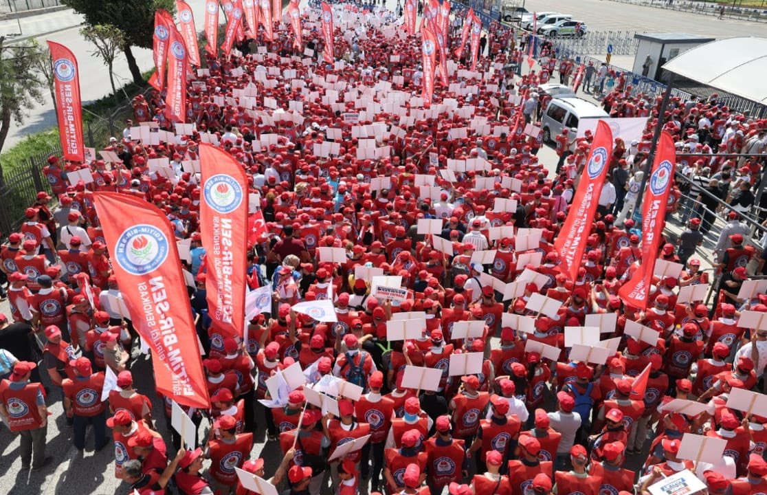 Memurlar sahaya indi. Bu sese kulak verin #AslaKabuletmiyoruz