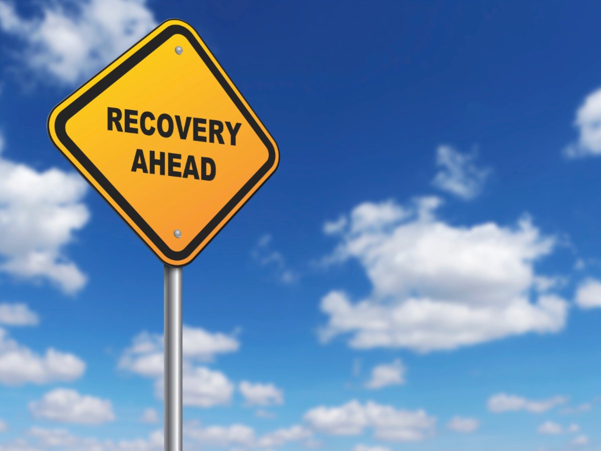 Substance use recovery takes more than treatment, it takes support. 

The next session of KACo's Opioid Solutions Series will highlight innovative programs providing legal help and housing for people in recovery. 
 
📌 Thurs., Aug. 21 - 11 am ET

Register: kaco-org.zoom.us/meeting/regist…