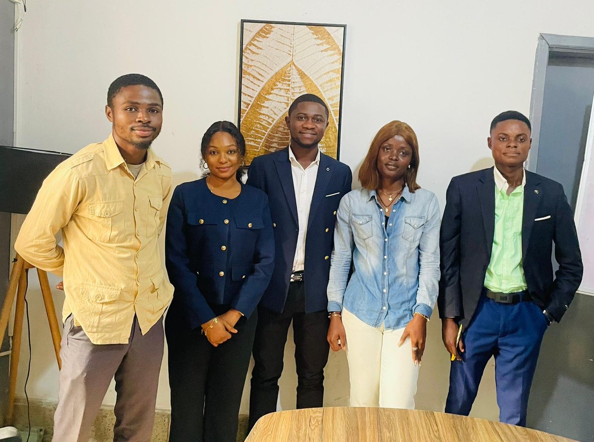 Attendre demain, c'est s'éloigner un peu plus des objectifs.
Parfois, les choses ont juste besoin qu'on les bouscule pour qu'elles avancent.

Excellente semaine

#JeunesEnAction 
#ConstruisonsLavenirEnsemble