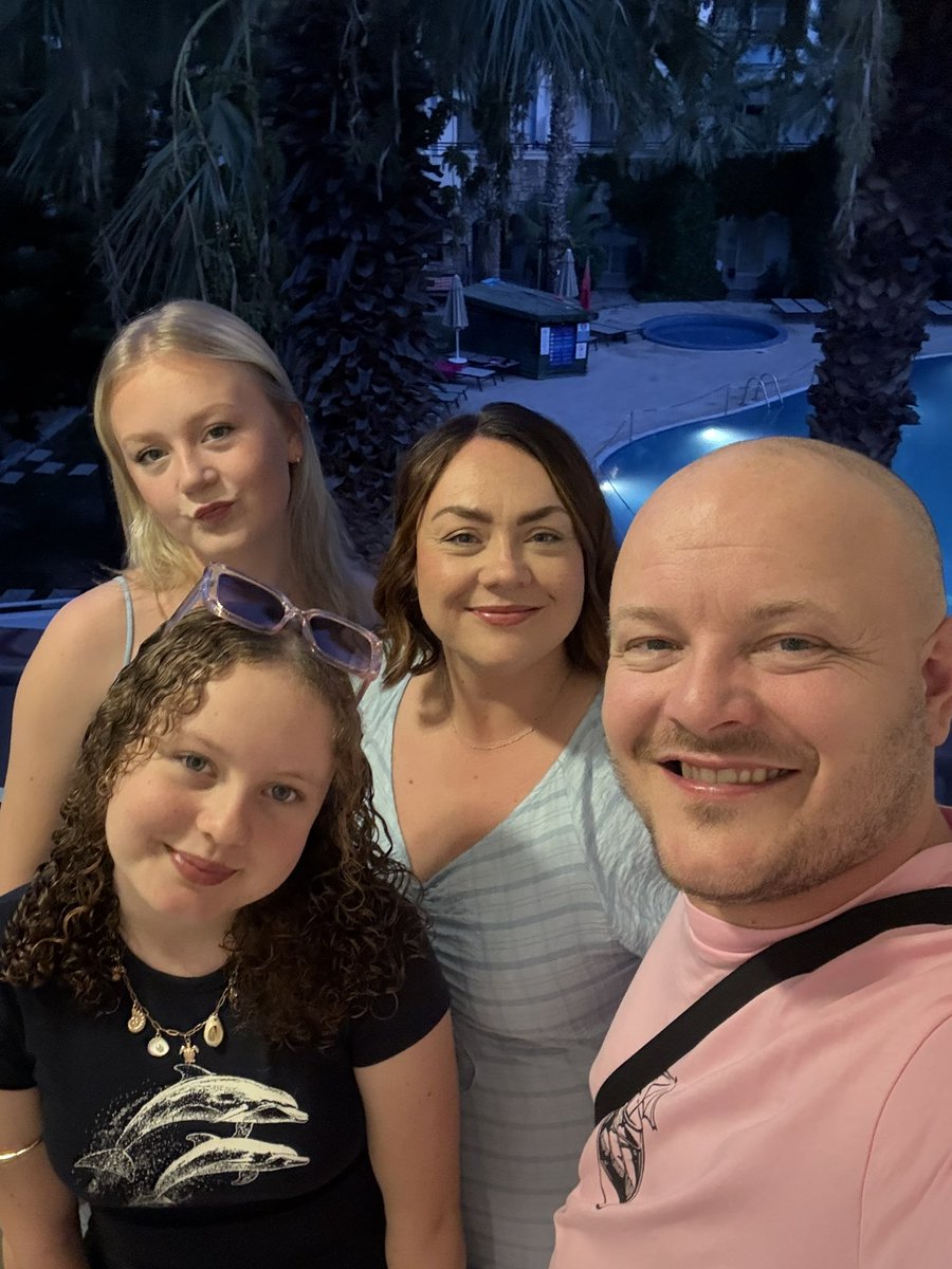 No place I’d rather be right now than here with my favourite people. This years been a tough one for all of us but we are having a well deserved break! Here’s to a better 12 months! #familyholiday