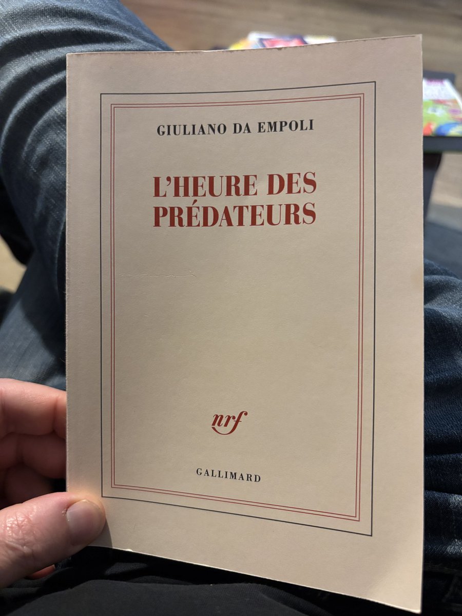 Je viens de finir l’Heure des prédateurs de Giuliano Da Empoli. En gros, on va finir dirigés par des dictateurs populistes puis asservis par des robots. C’est subtil et souvent bien vu mais ça manque terriblement d’espoir.