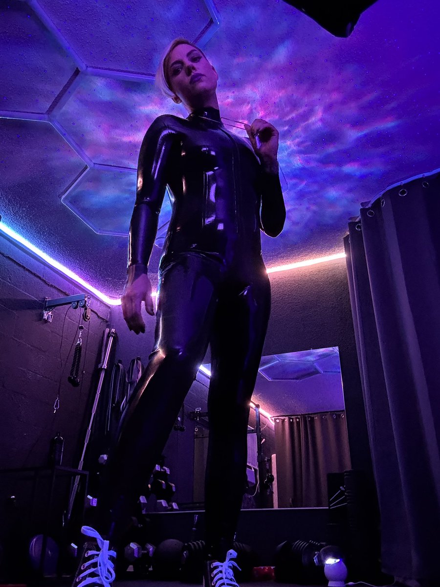 No filter. Just the raw beauty of light &amp; latex 🖤💜💙