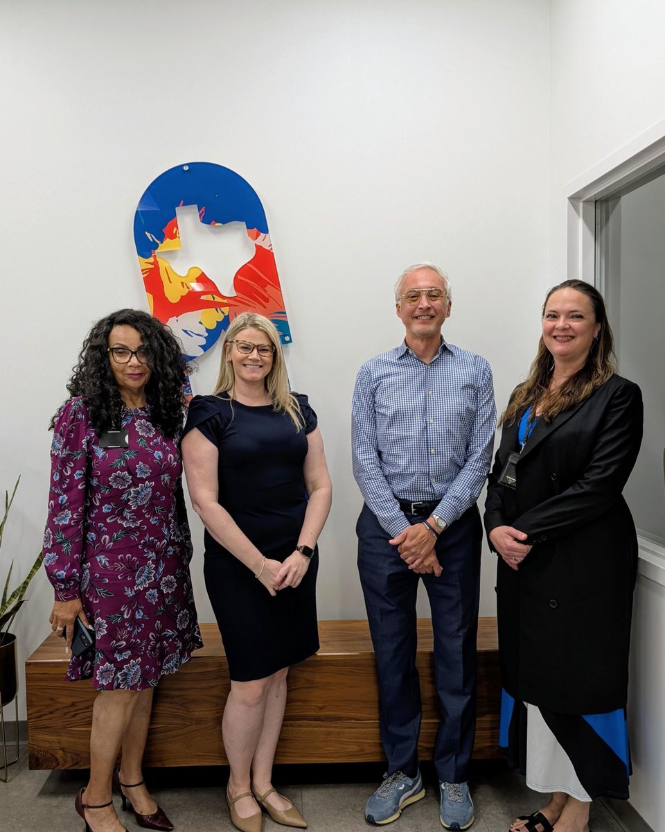 TXDIAPERBANK's tweet image. We were excited to welcome @Chase Bank for a tour with CEO Jorge Medina! 💙

As a recurring volunteer partner, their team helps repackage essentials for families in need. Thank you for your commitment!

#TexasDiaperBank #ChaseBank #CommunitySupport
