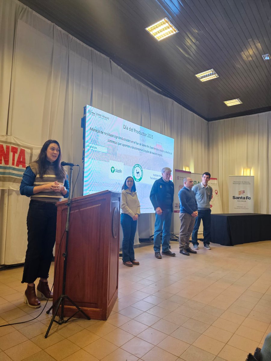 CienciaSantaFe's tweet photo. #EventosCTI | La #ASACTEI en el territorio acompañando a iniciativas que recibieron financiamiento provincial.
📍En #VenadoTuerto presentamos la #ASACTEI con su convocatoria Tecpro 2025 para financiar proyectos de innovación en PyMEs, en la Jornada Ambiental 2025, #ExpoVenado https://t.co/9oNvMUaW1i