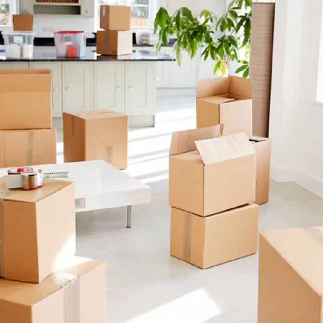 packingsoluk's tweet image. Need help moving? Choose small moving boxes! They're lighter, stackable, and save tons of space—perfect for smoother, lighter lifting! 
👉 shorturl.at/McTku
📦💪 #MovingTips #SmallBoxes #PackSmart
