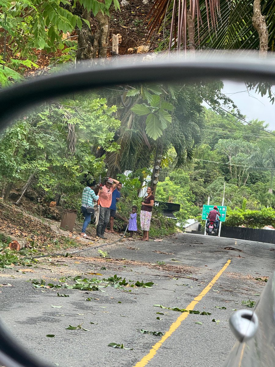 Telenoticiasrd's tweet photo. Erin golpea Las Terrenas: vientos dejan calles bloqueadas
https://t.co/gA6VdRQDdG
#erin #terrenas #impacto #telenoticias #telesistema https://t.co/EwzXr2gRPU