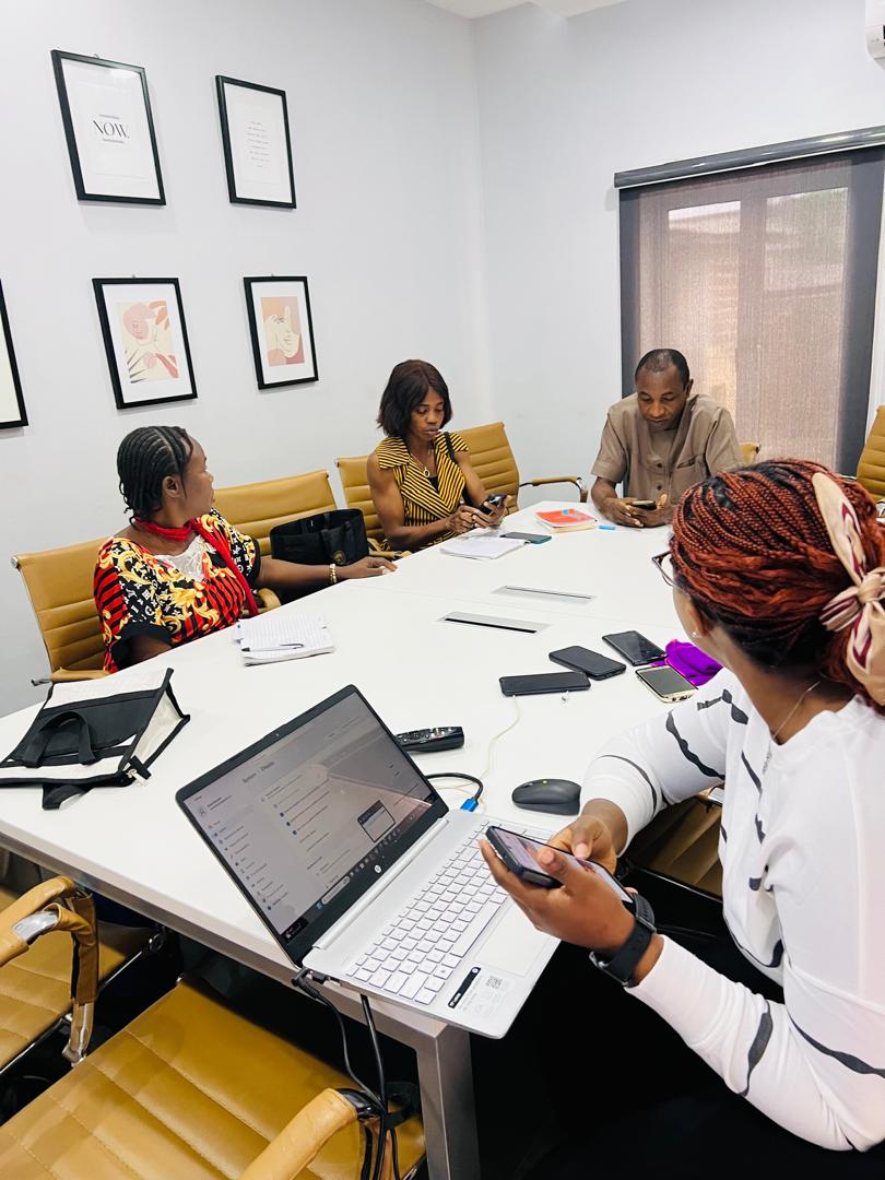 PyaleWorkhub's tweet photo. Kicking off the week strong 💼✨ Clients gathered in our meeting room for an insightful Monday training session.
Ready to host yours? Book a space with us today!”
#PyaleWorkhub #Pyaleproperties #coworker #servicedoffices #porthacourt #Nigeria https://t.co/Wq2aIT0OzE