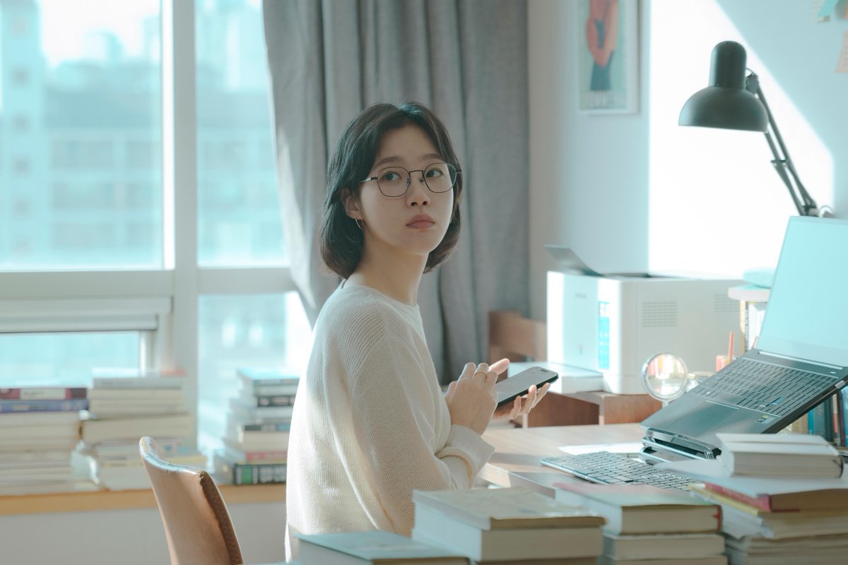 평생을 오가던 동경과 질투, 애정과 미움의 기록.

풋풋했던 10대 첫만남부터 40대에 이르기까지. 가장 가까웠기에 가장 멀어질 수밖에 없었던 우리.
&lt;은중과 상연&gt;, 9월 12일 공개. 오직 넷플릭스에서.