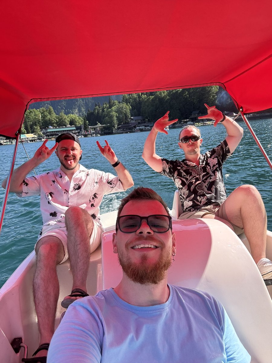 vireol's tweet photo. Это мы в Абхазию ездили, с классными ребятками познакомились https://t.co/9ooEsE7SHG