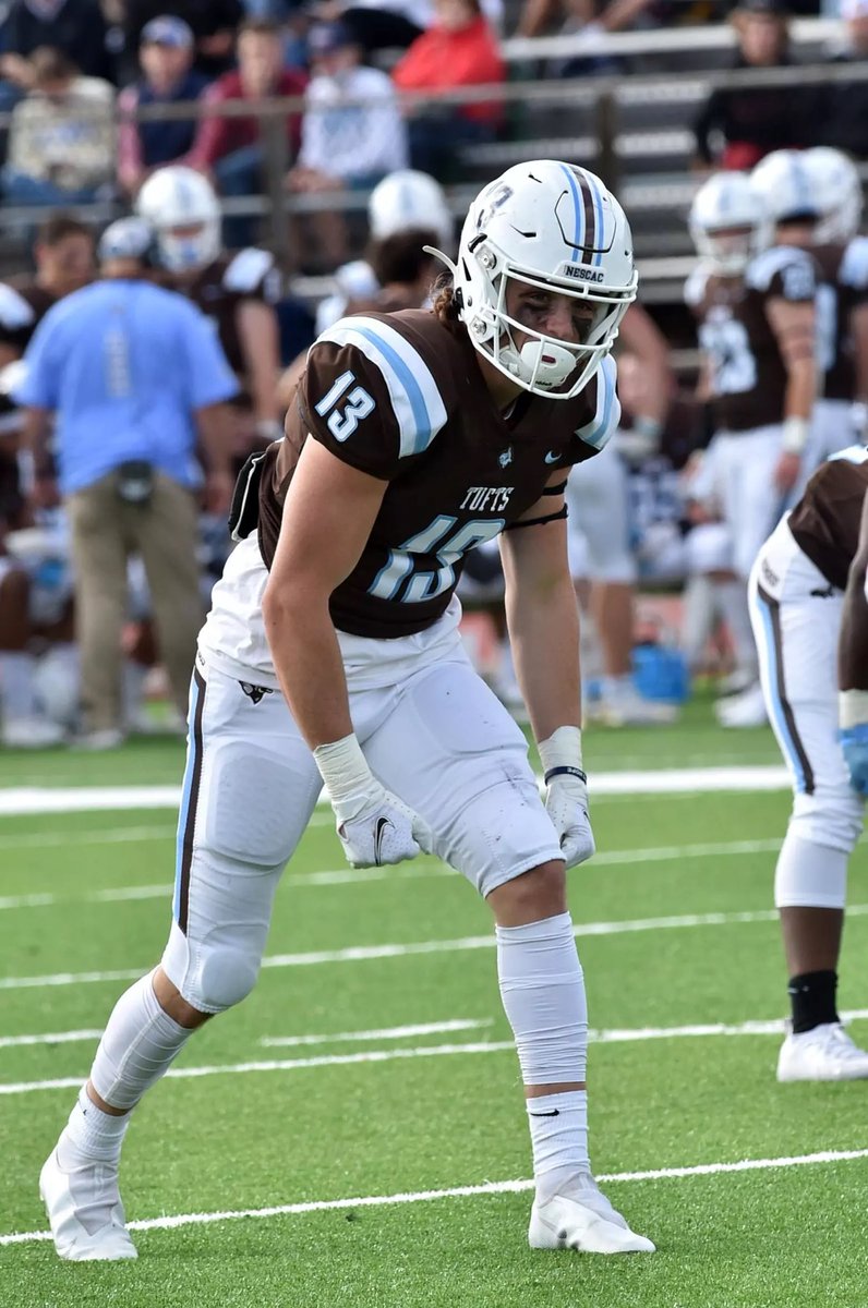 UPDATE: Eliot Wolf announces that the #Patriots sign WR Phil Lutz after roster spot opens up from Isaiah Iton move to IR. #NEPats