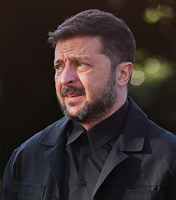 Zelensky backed by European leaders will meet Donald Trump at 1pm EST after the Alaskan two-step which was finessed by the Russian leader.  The Sun at 26 Leo exactly conjunct Trump’s Mars suggests he’ll be on his typical blustering and grandstanding form.
star4cast.com/ukraine-a-supe…