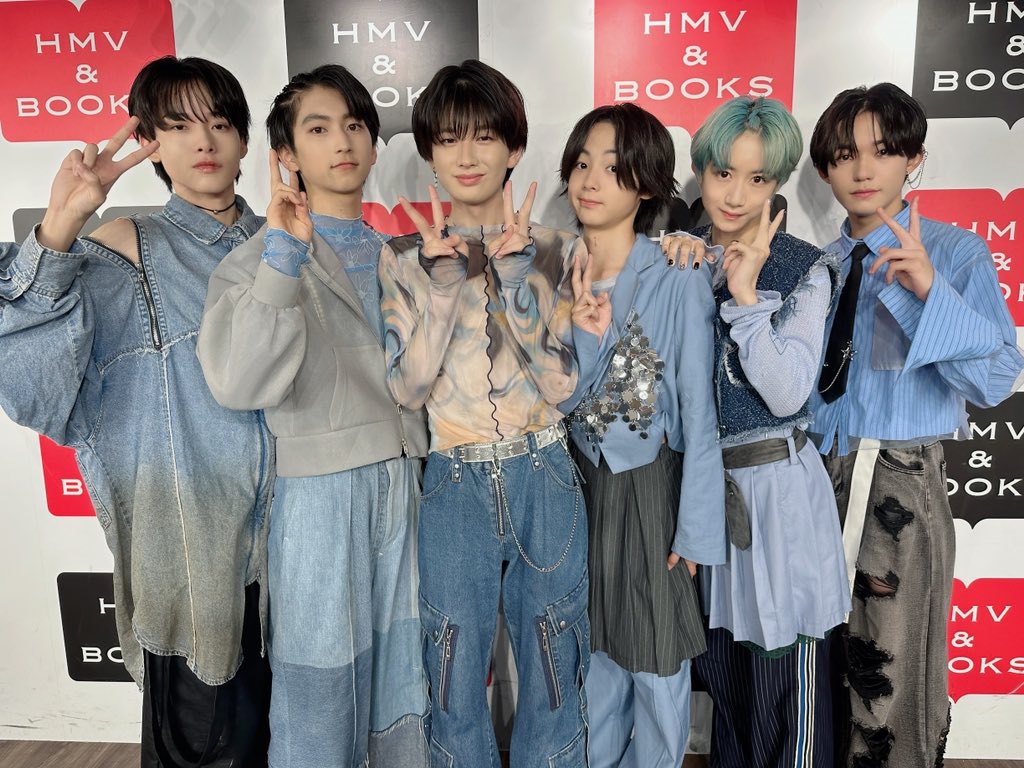 EBiDAN NEXT 公式( & EBiDAN 研究生公式) (@ebi_dan) on Twitter photo 「渋谷大作戦」in HMV&BOOKS SHIBUYA
ありがとうございました!
<a href="/HmvBooksShibuya/">HMV&BOOKS SHIBUYA</a>
#BATTLEBOYS #バトボ7th #バトボ
#BATTLEBOYSSAKURA #桜組
#BATTLEBOYSSKY #空組
#EBiDANNEXT #EBiDAN #エビネク 「渋谷大作戦」in HMV&BOOKS SHIBUYA
ありがとうございました!
<a href="/HmvBooksShibuya/">HMV&BOOKS SHIBUYA</a>
#BATTLEBOYS #バトボ7th #バトボ
#BATTLEBOYSSAKURA #桜組
#BATTLEBOYSSKY #空組
#EBiDANNEXT #EBiDAN #エビネク