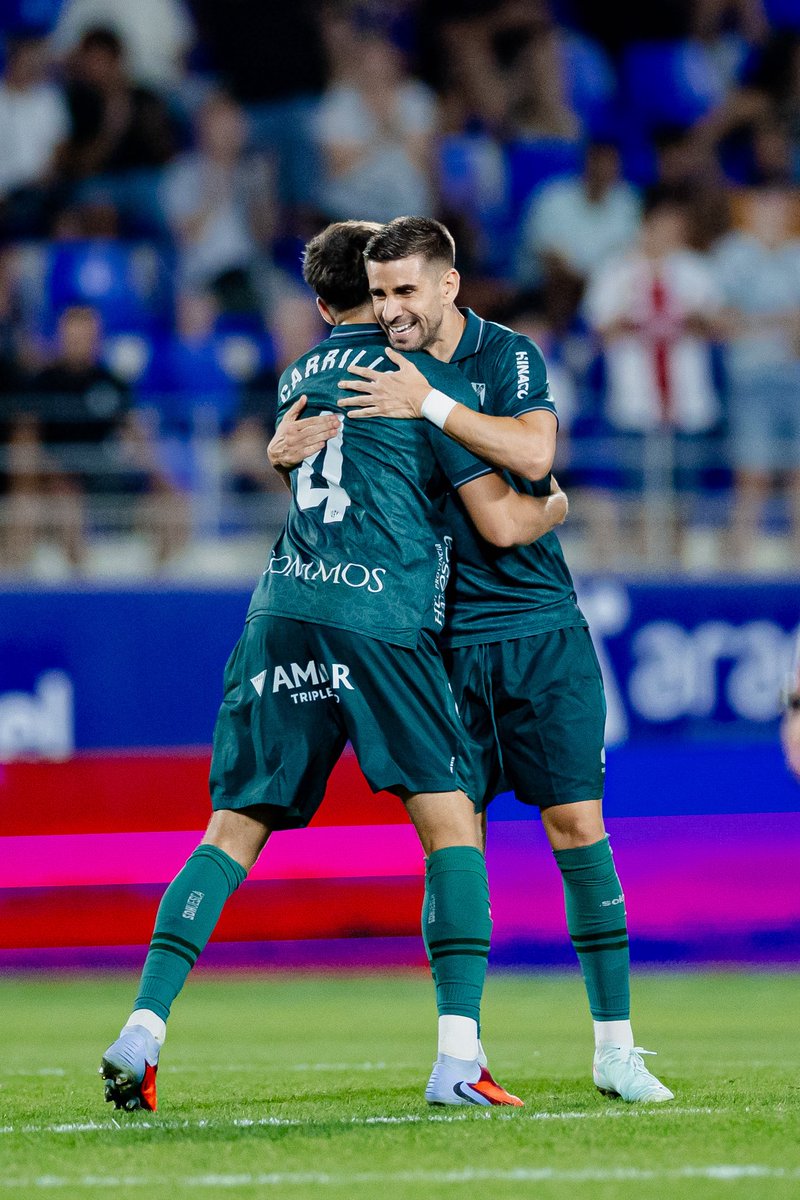 Las primeras veces siempre son especiales. Contento por el punto, el gol y el estreno en casa. Queda mucho camino por delante! 💪🏼⚽️💙❤️ <a href="/SDHuesca/">SD Huesca</a>