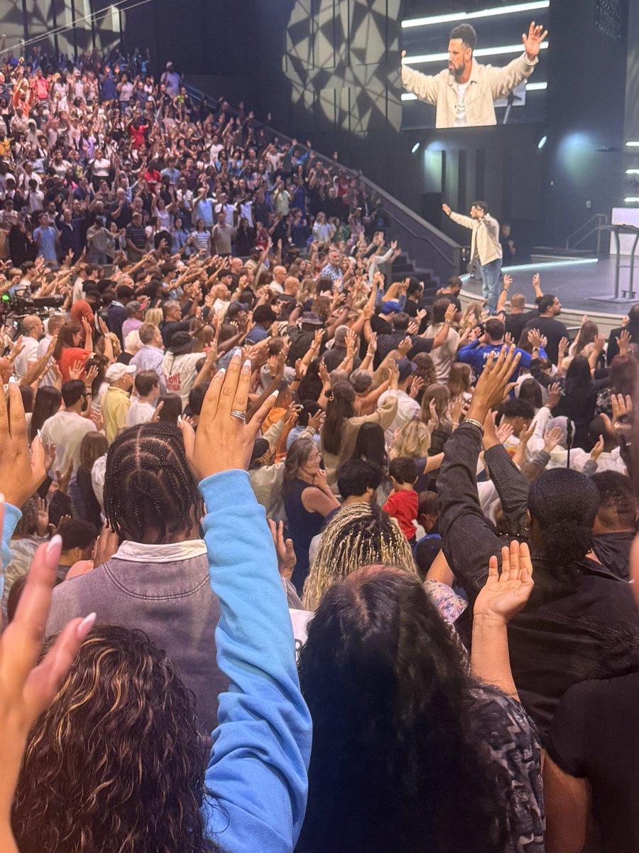 Elove1007's tweet photo. Another incredible message at church yesterday. 
 https://t.co/NefOIKZFLL
#elevationchurch https://t.co/c49dLJrzgX